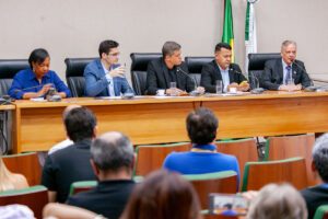 Audiência Públida da Comissão de Desenvolvimento Econômico Sustentável, Ciência, Tecnologia, Meio Ambiente e Turismo (CDESCTMAT) destinada à arguição e apreciação da recondução do Senhor Vinicius Fuzeira de Sá e Benevides ao cargo de Diretor da Agência Reguladora de Águas, Energia e Saneamento Básico do Distrito Federal (ADASA)